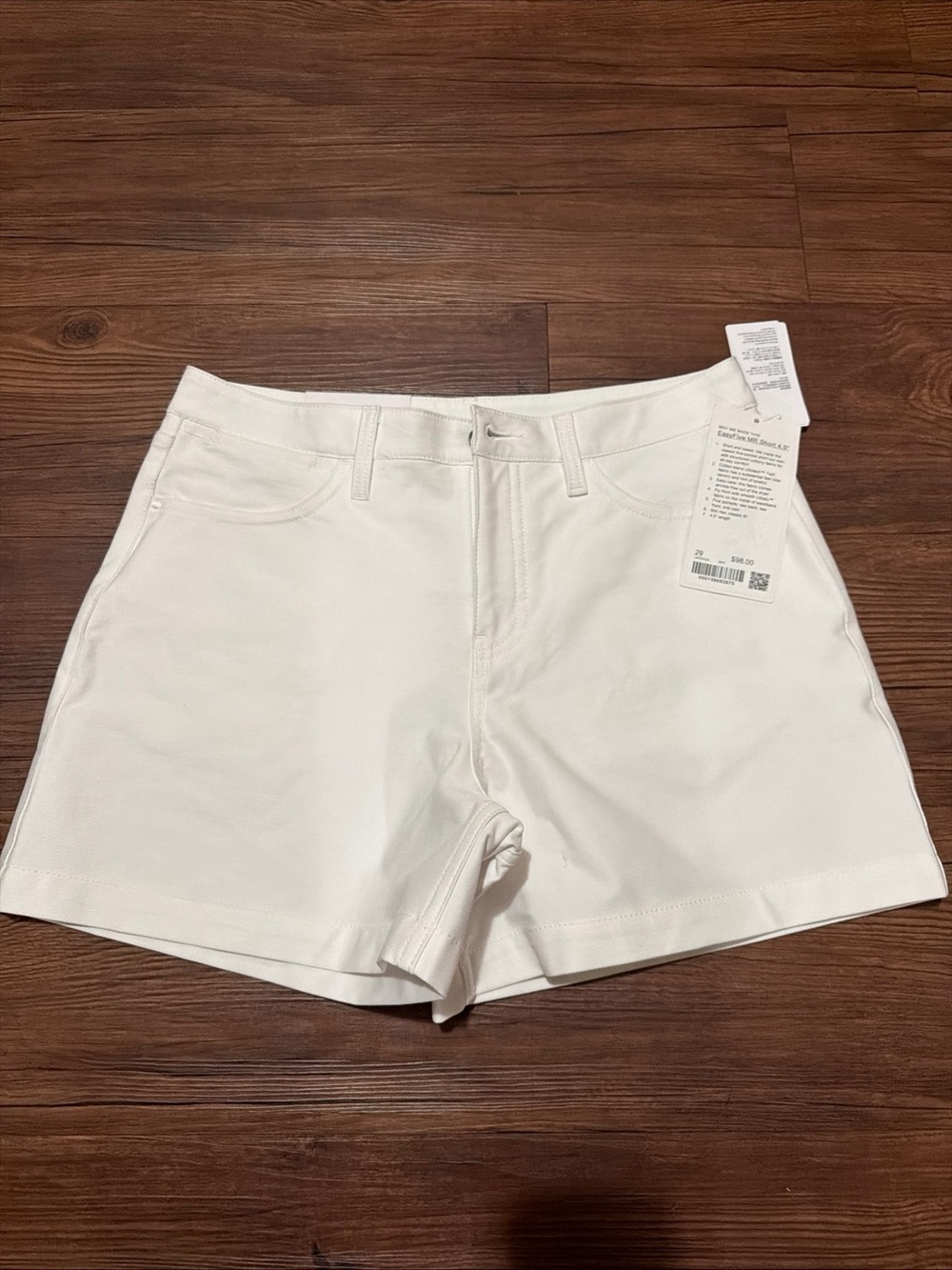 Lululemon EasyFive Mid-Rise 4.5" Short white size 29
